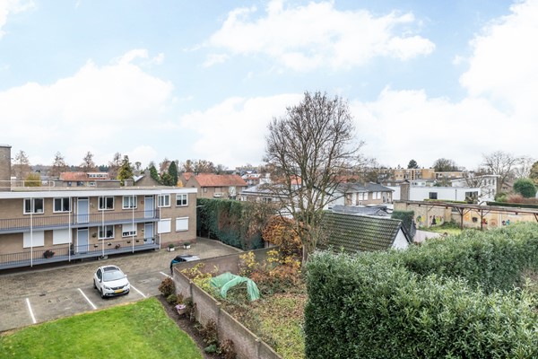 Foto - Te koop: Net appartement gelegen op de 3e woonlaag in een kleinschalig appartementencomplex in een zeer gewilde, groene woonomgeving